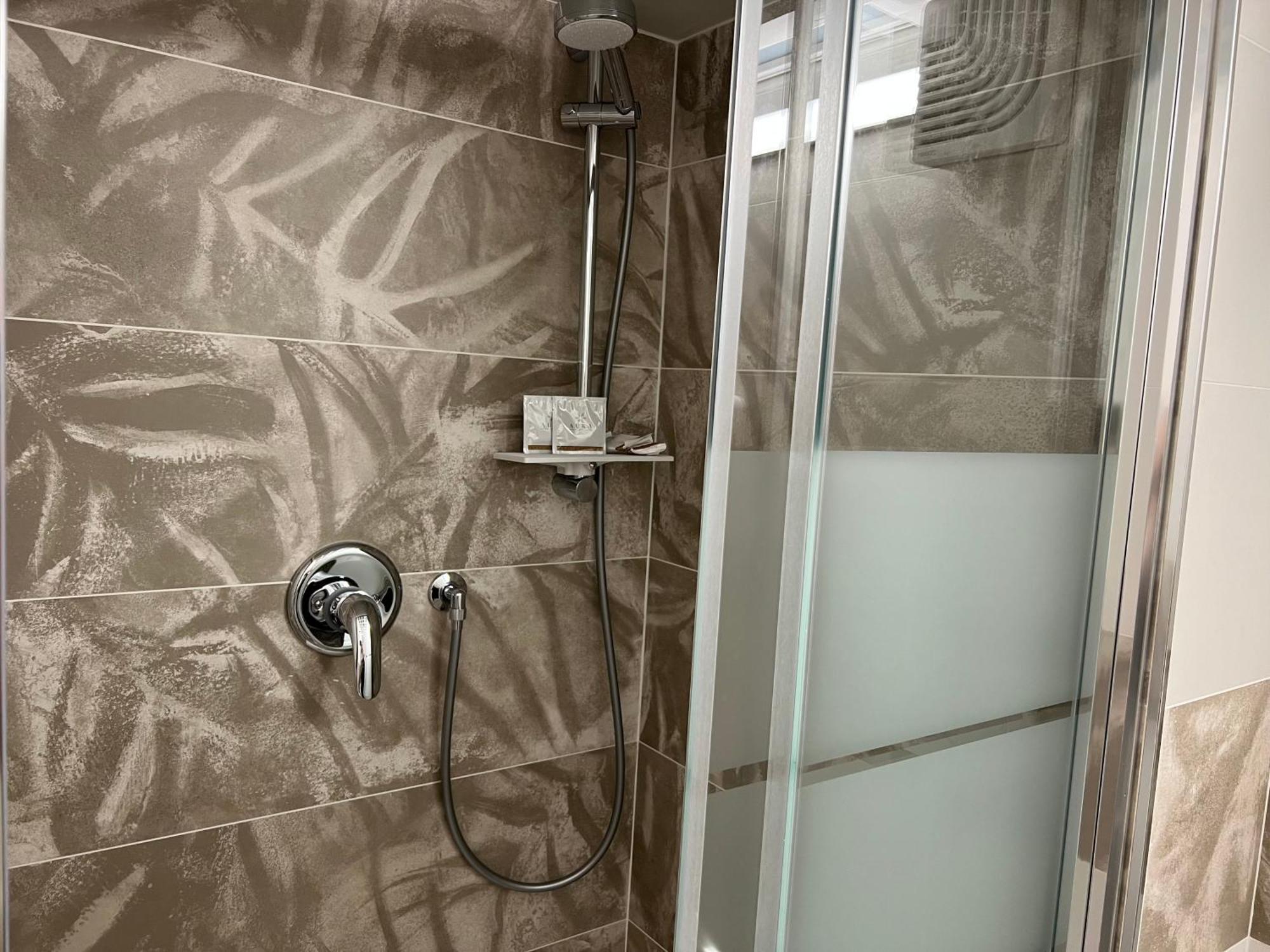 Al 106 Apartment Free Wi-Fi 5 Min Dalla Stazione Prato  Exterior foto