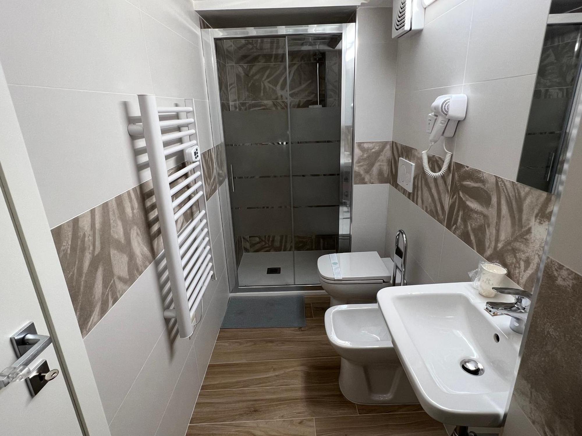 Al 106 Apartment Free Wi-Fi 5 Min Dalla Stazione Prato  Exterior foto